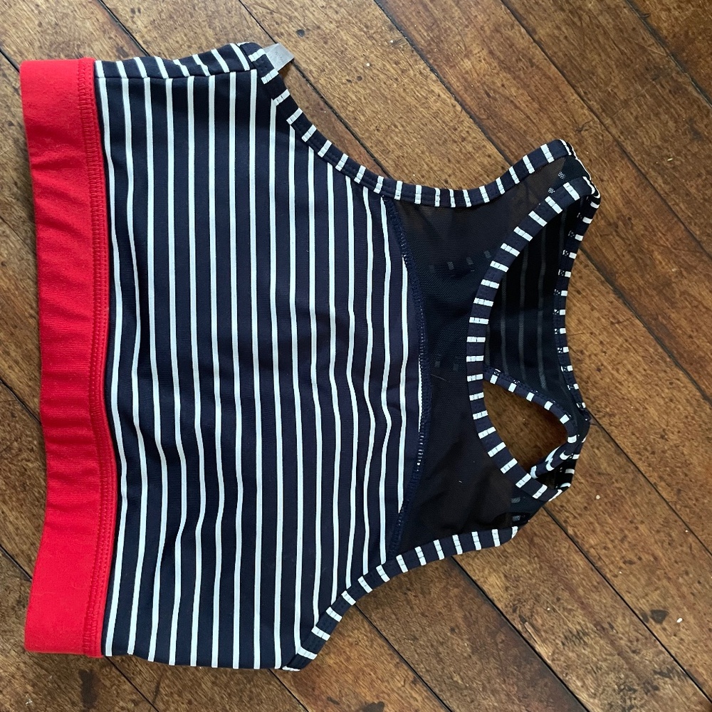 Sports bra and leggings